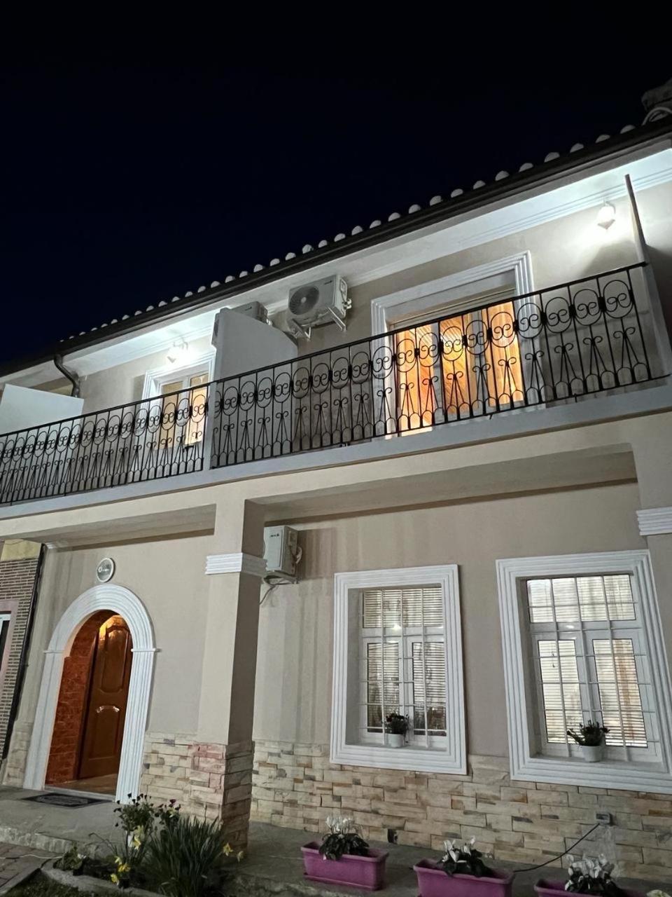 Garden Villa Guni Krujë Exterior foto